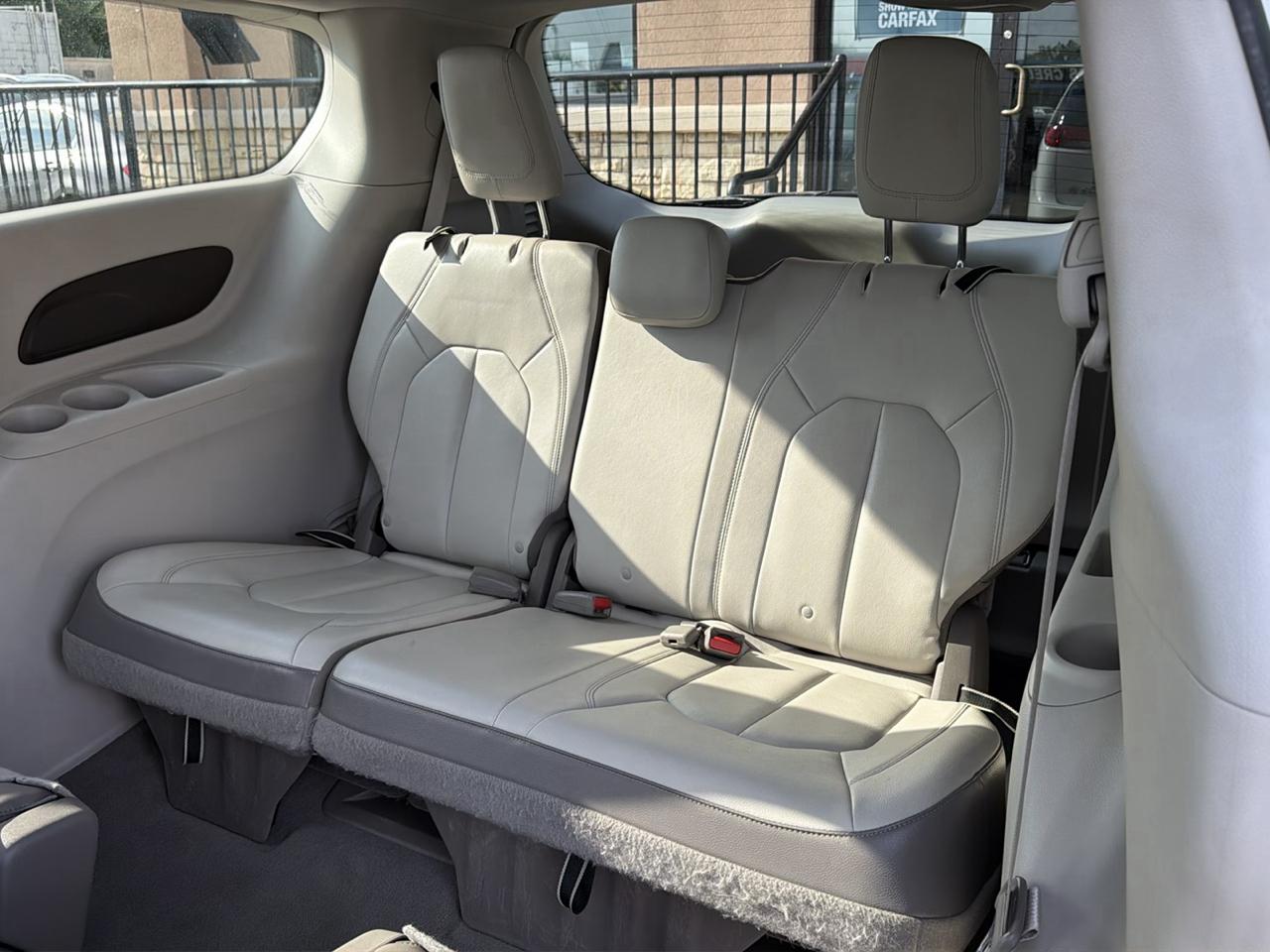Chrysler Pacifica Touring-L FWD 2017