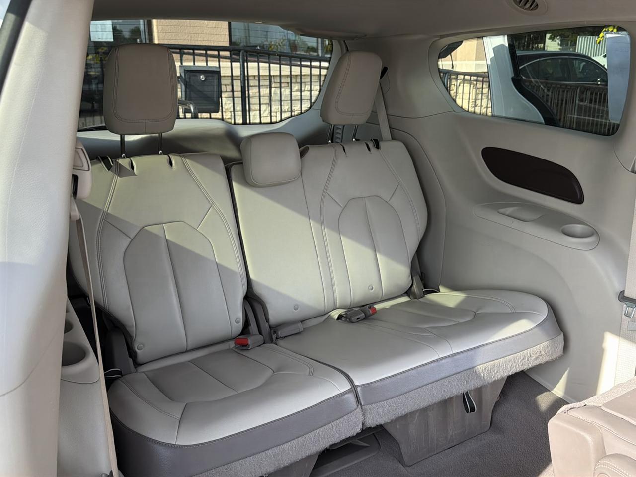 Chrysler Pacifica Touring-L FWD 2017