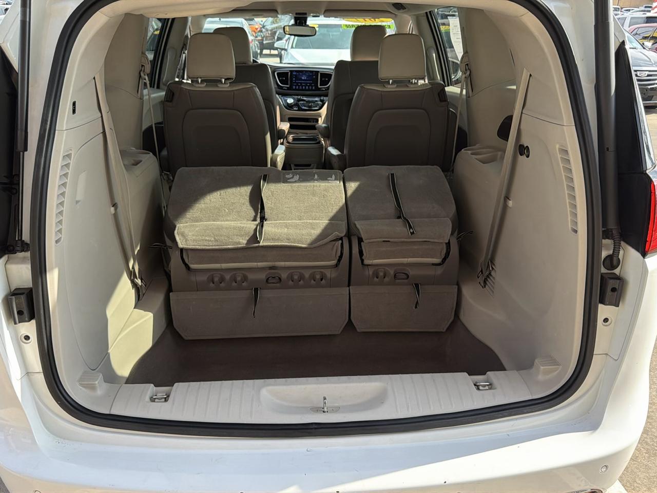 Chrysler Pacifica Touring-L FWD 2017