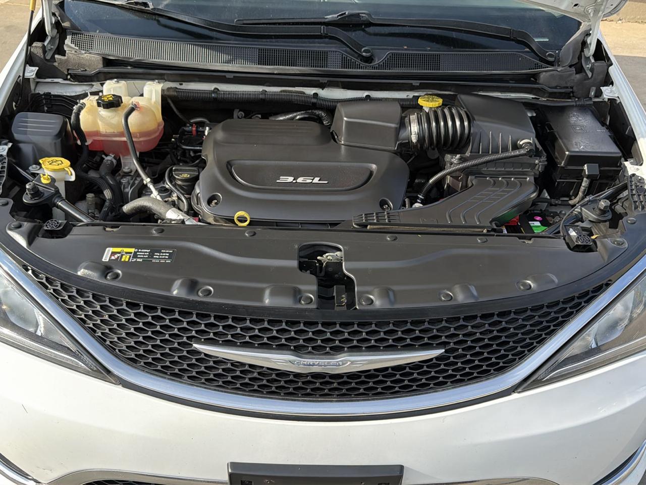 Chrysler Pacifica Touring-L FWD 2017
