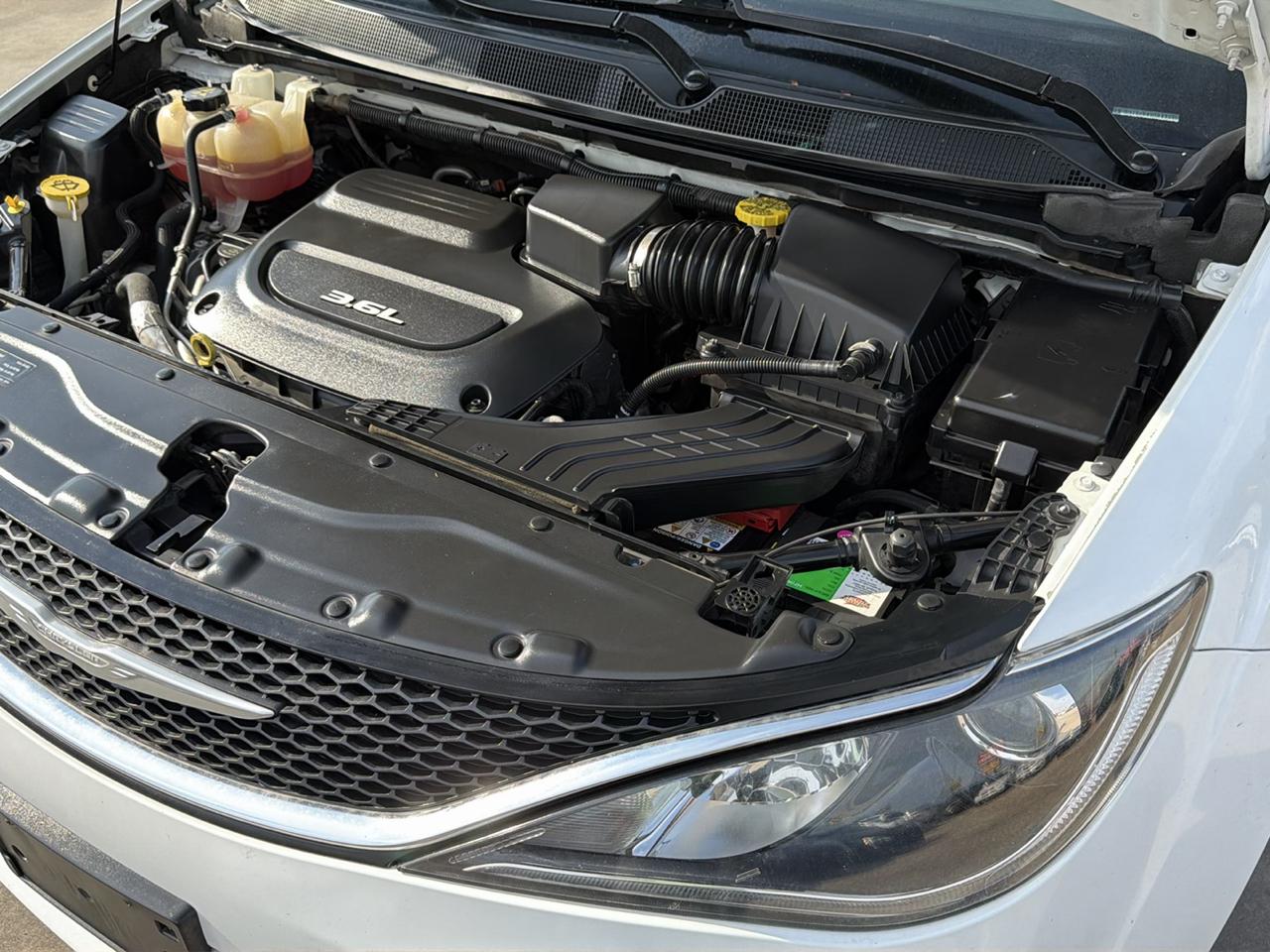 Chrysler Pacifica Touring-L FWD 2017
