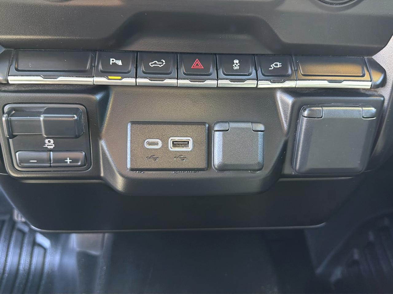 Chevrolet Silverado 2500HD 4WD Ext Cab 143.5" Work Truck 2021