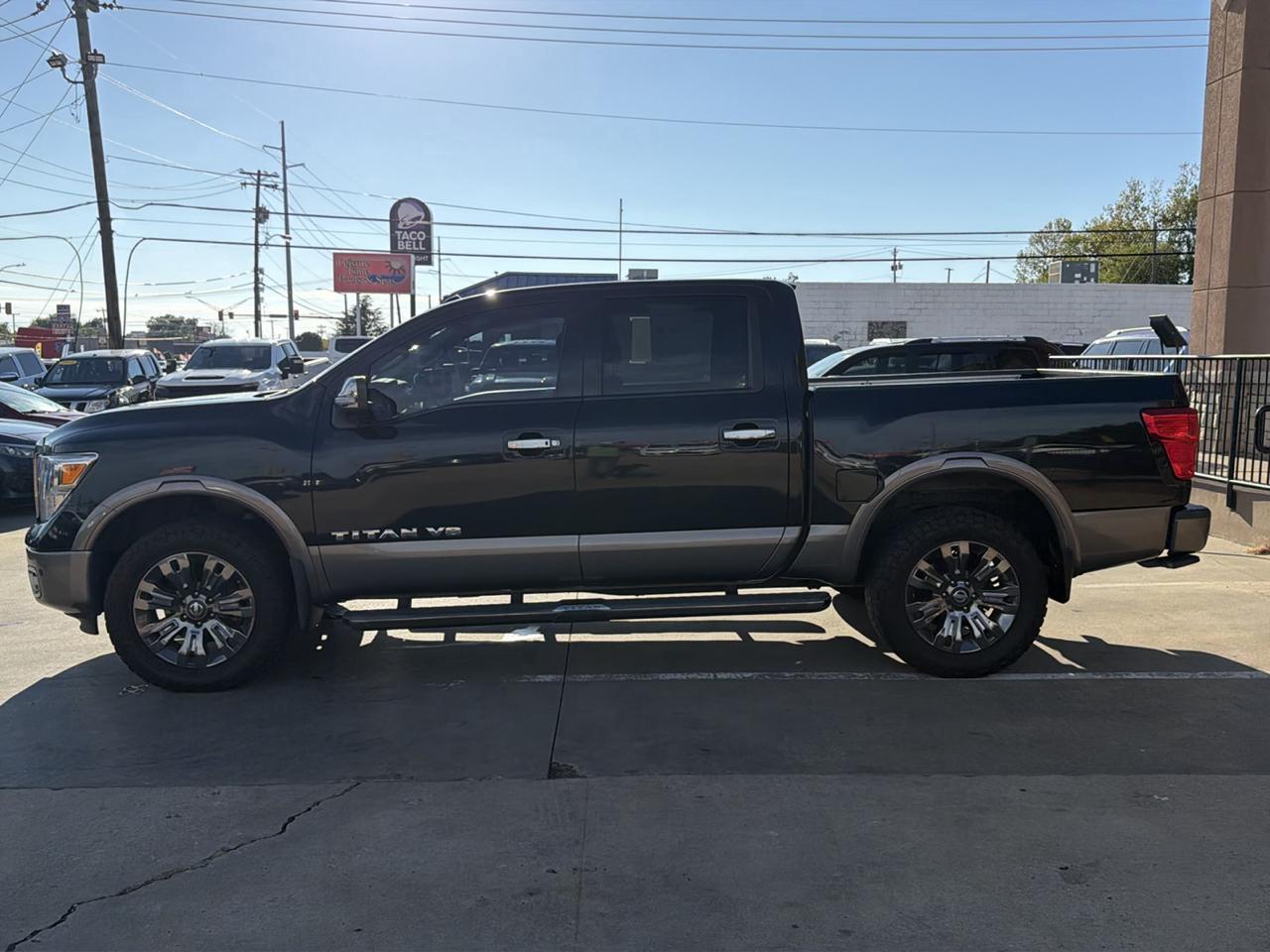 Nissan Titan 4x4 Crew Cab Platinum Reserve 2019