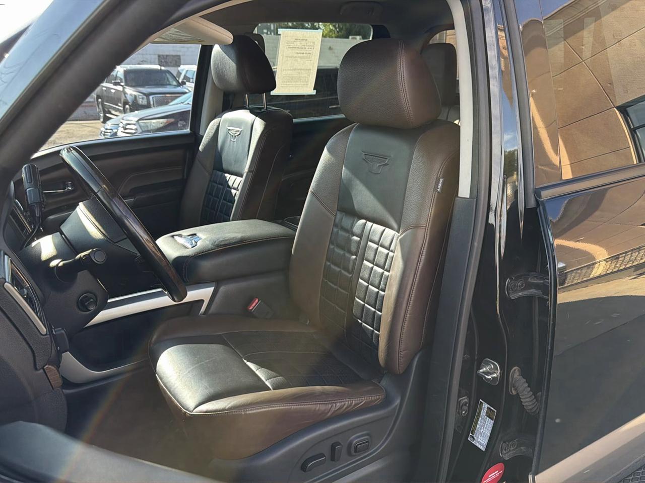Nissan Titan 4x4 Crew Cab Platinum Reserve 2019