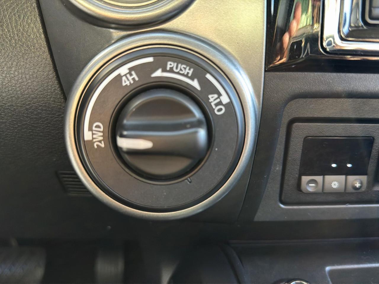Nissan Titan 4x4 Crew Cab Platinum Reserve 2019