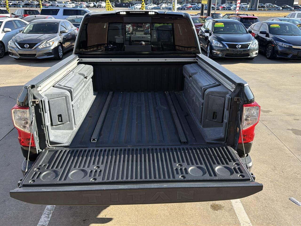 Nissan Titan 4x4 Crew Cab Platinum Reserve 2019