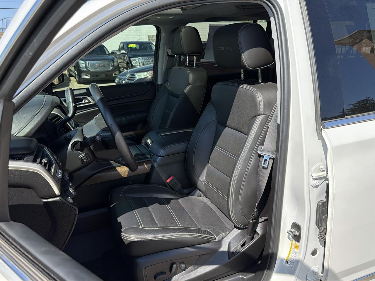 GMC Yukon XL Denali AWD 4dr 1500 2019
