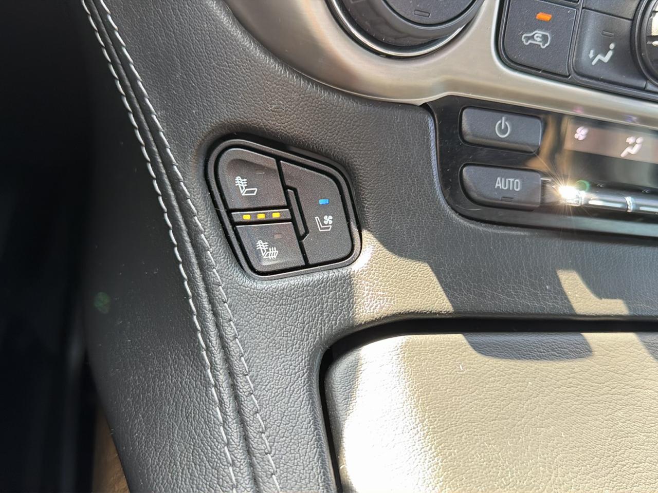 GMC Yukon XL Denali AWD 4dr 1500 2019