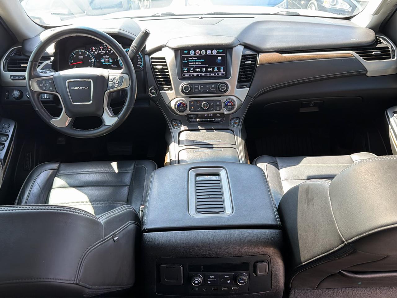 GMC Yukon XL Denali AWD 4dr 1500 2019