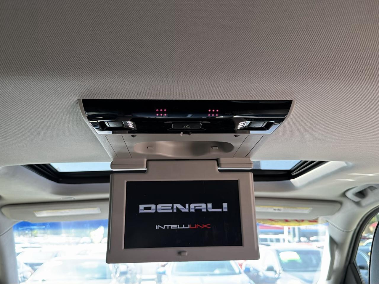 GMC Yukon XL Denali AWD 4dr 1500 2019