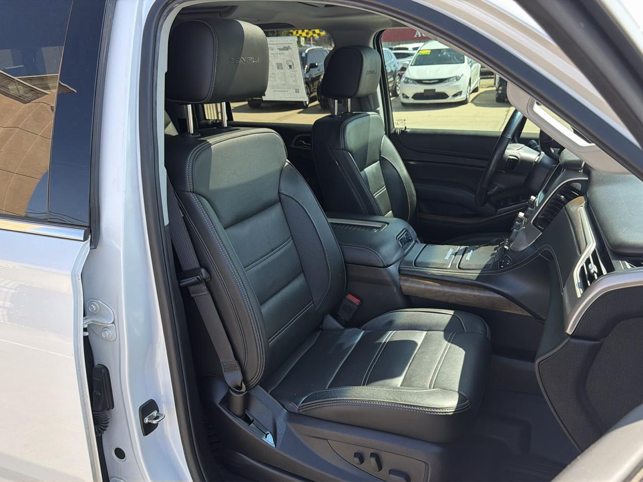 GMC Yukon XL Denali AWD 4dr 1500 2019