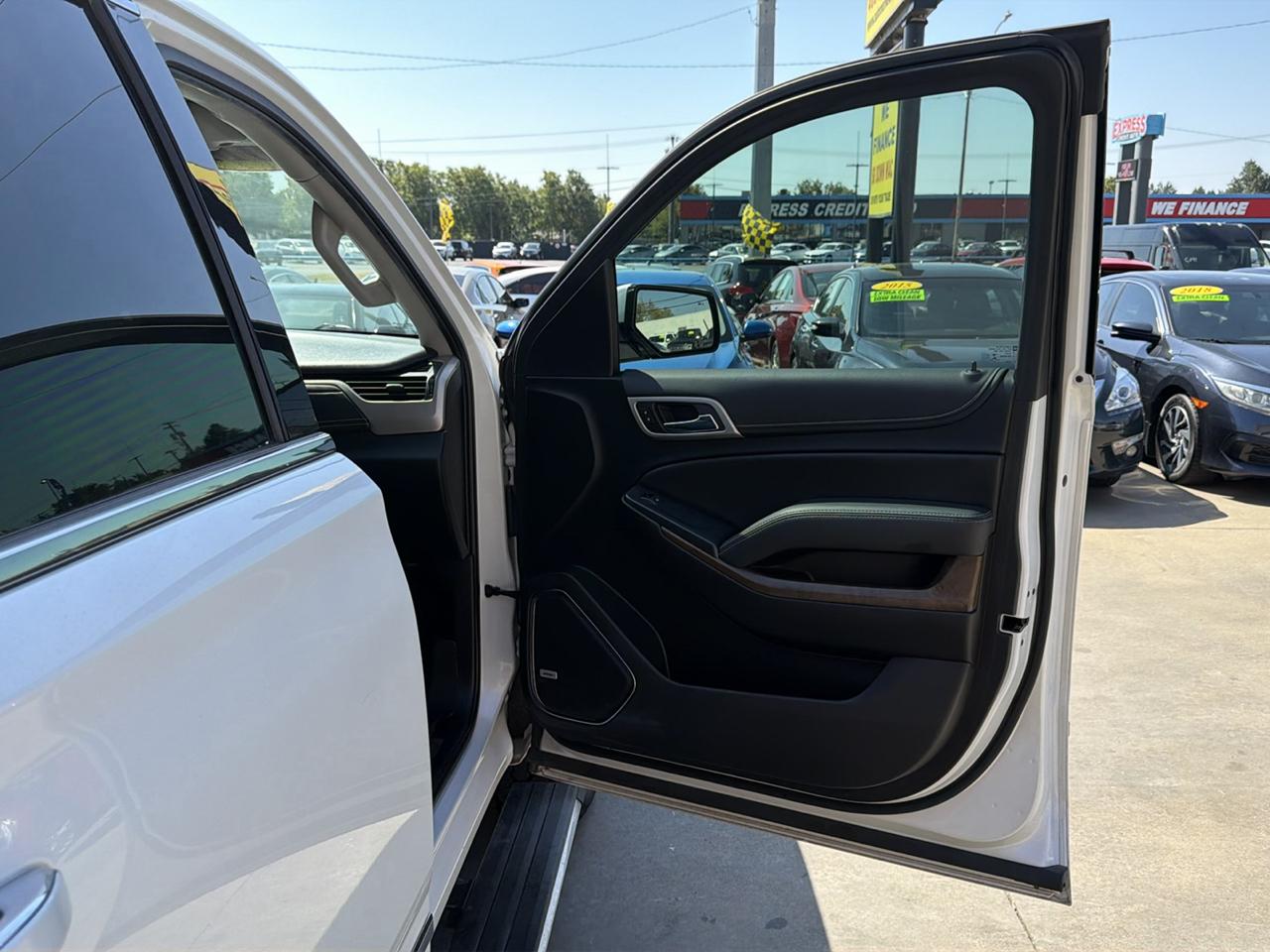 GMC Yukon XL Denali AWD 4dr 1500 2019