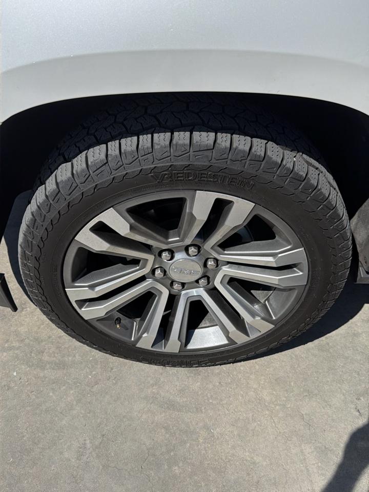GMC Yukon XL Denali AWD 4dr 1500 2019