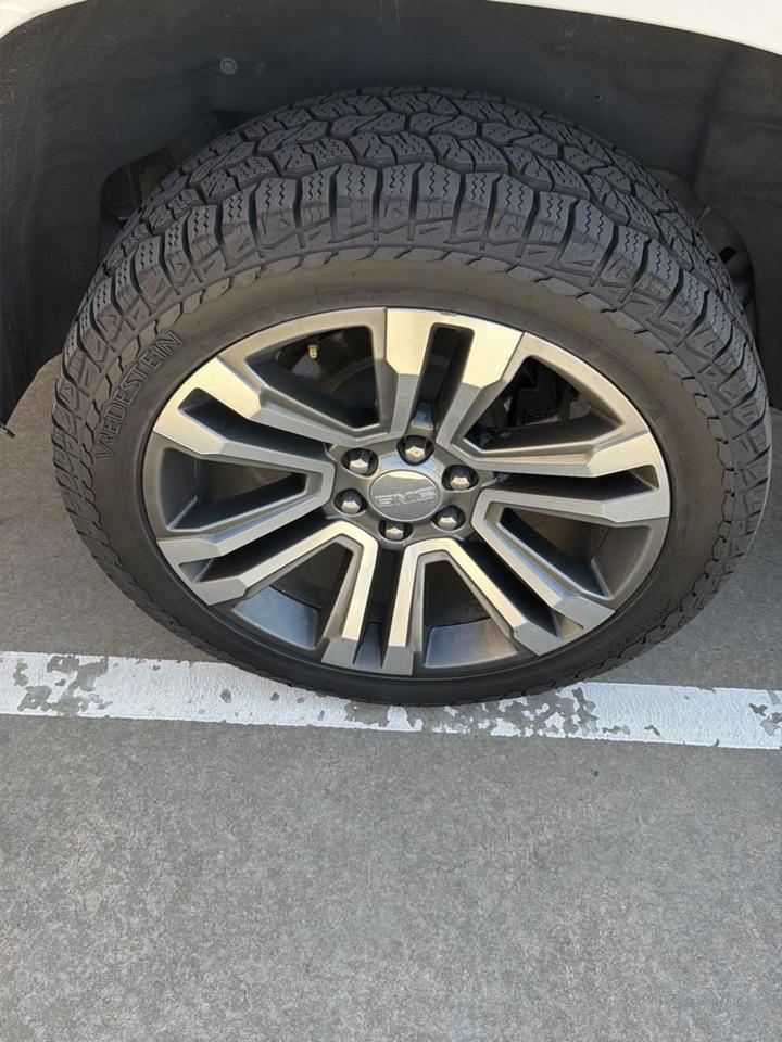 GMC Yukon XL Denali AWD 4dr 1500 2019