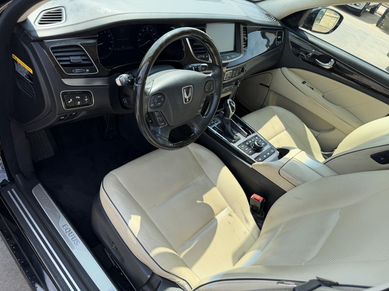 Hyundai Equus 4dr Sdn Signature 2016
