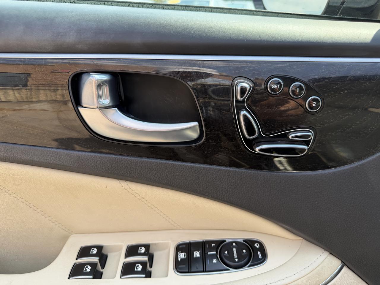 Hyundai Equus 4dr Sdn Signature 2016