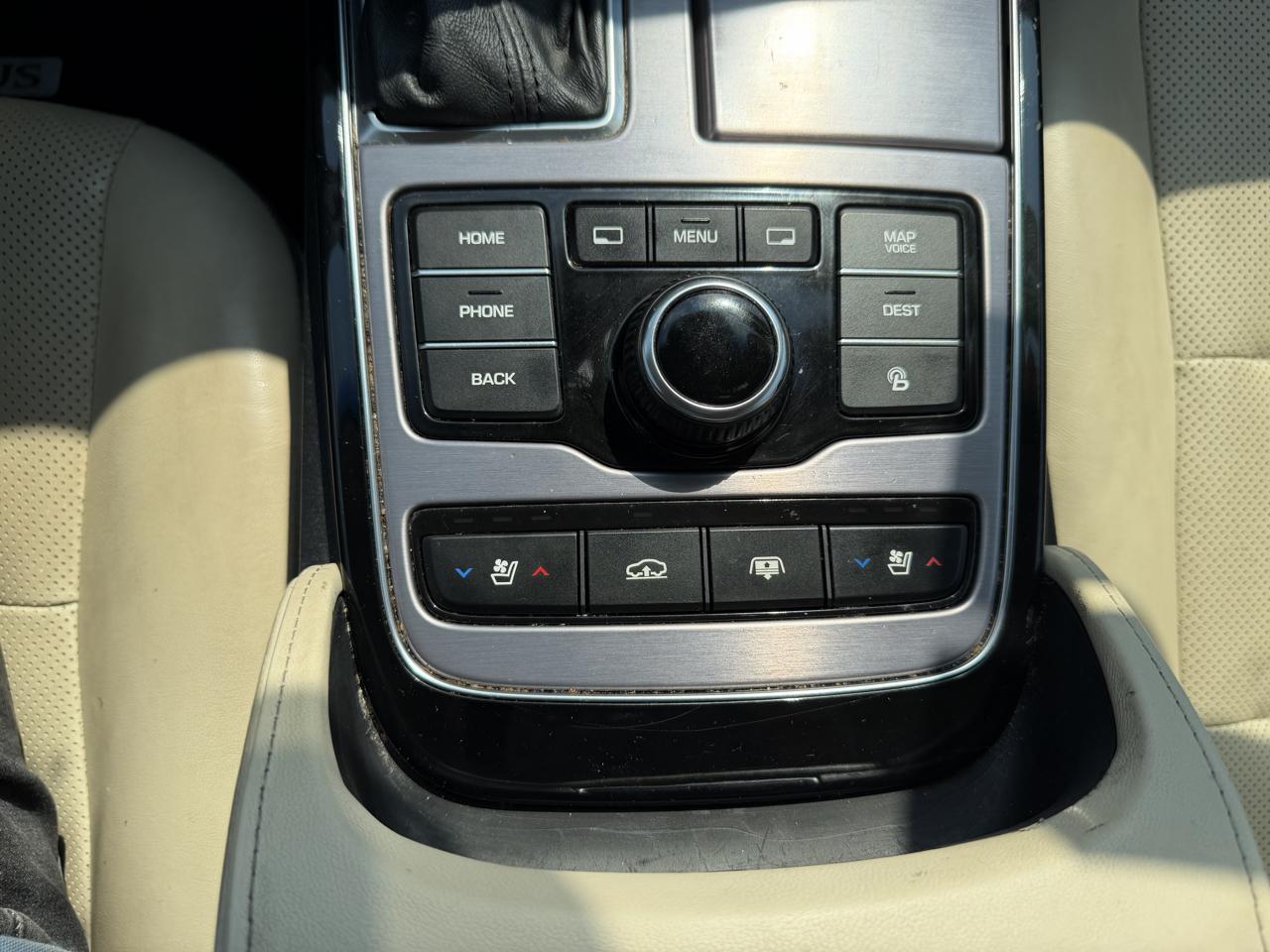 Hyundai Equus 4dr Sdn Signature 2016