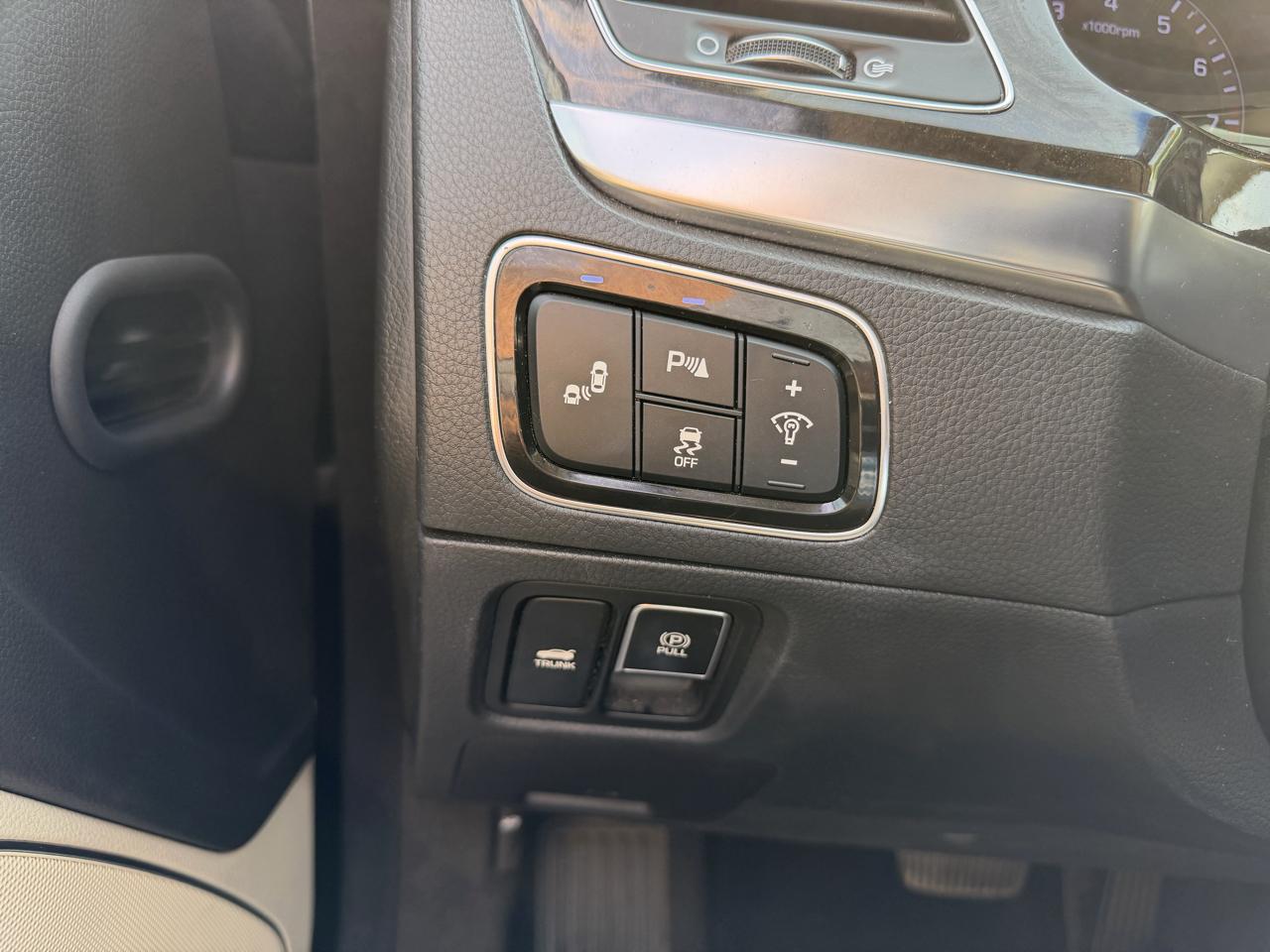 Hyundai Equus 4dr Sdn Signature 2016