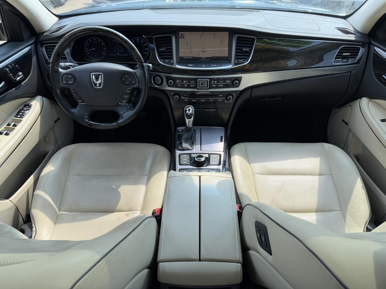 Hyundai Equus 4dr Sdn Signature 2016