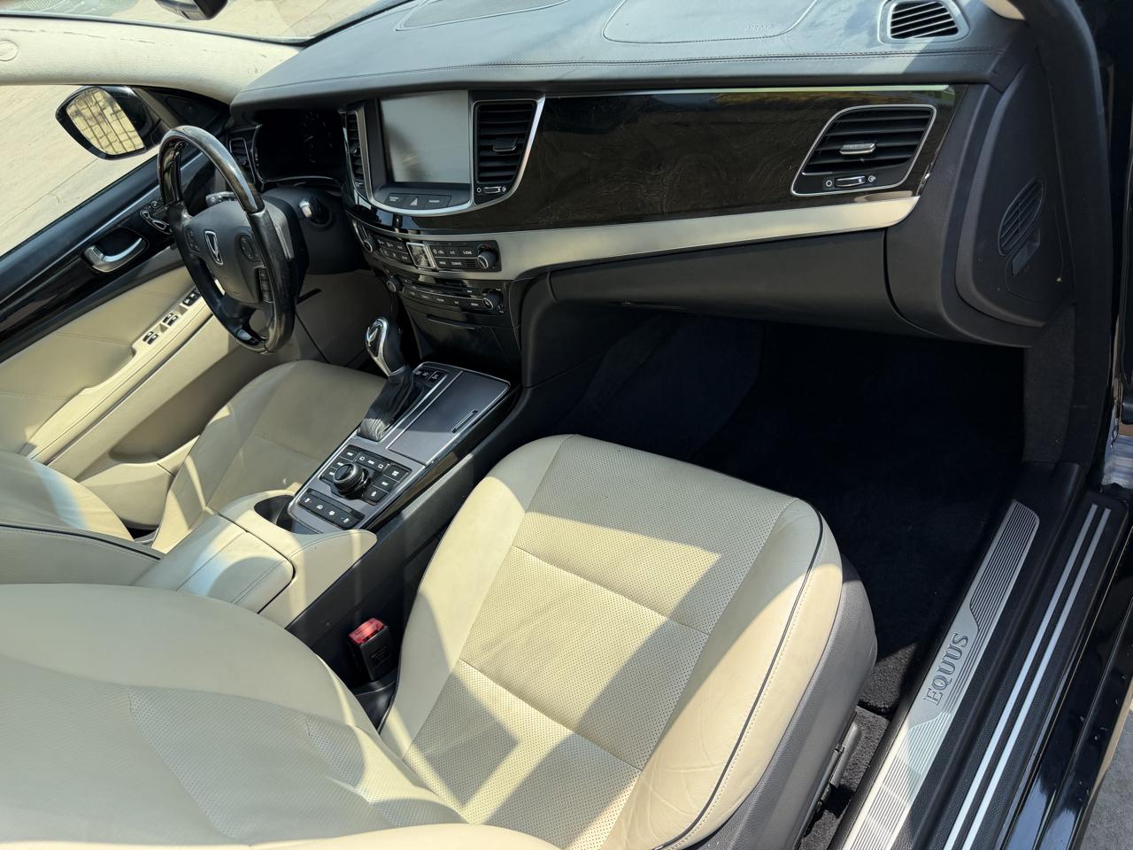 Hyundai Equus 4dr Sdn Signature 2016