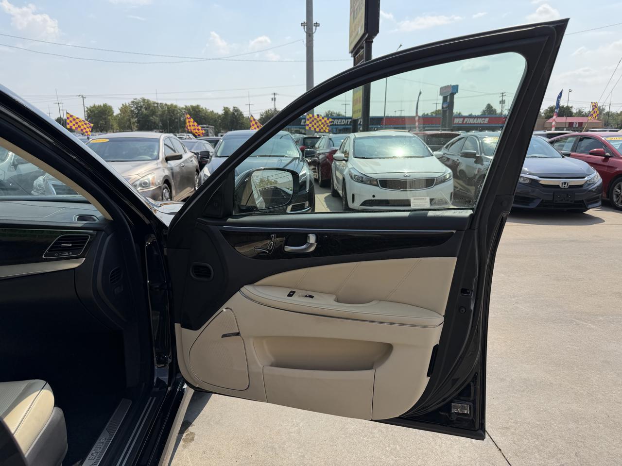 Hyundai Equus 4dr Sdn Signature 2016