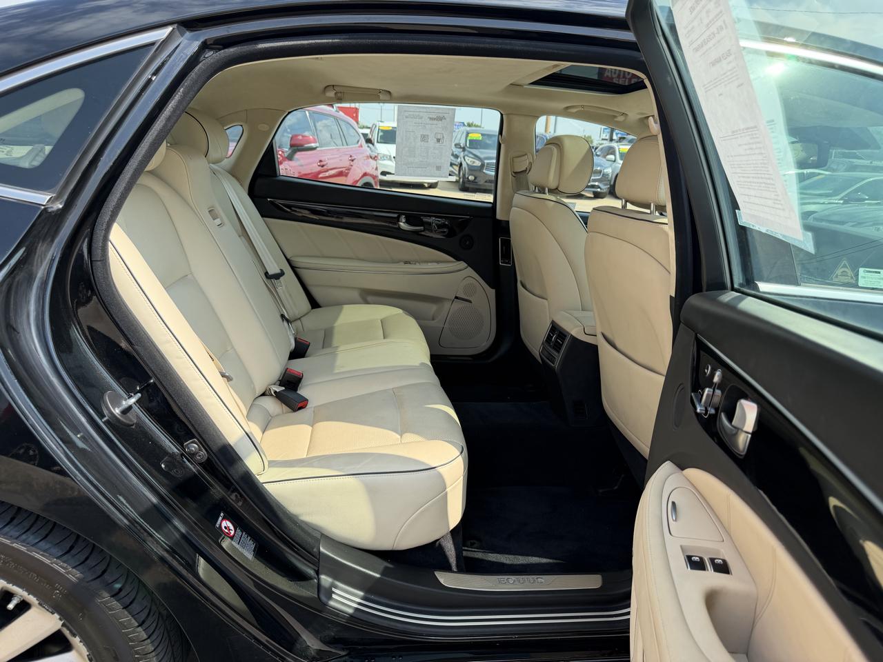 Hyundai Equus 4dr Sdn Signature 2016
