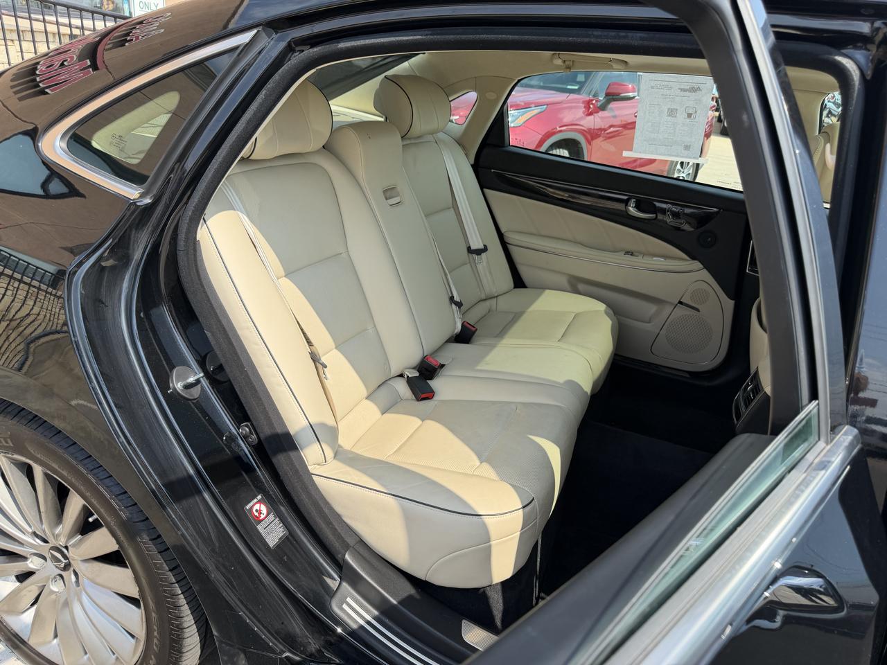 Hyundai Equus 4dr Sdn Signature 2016