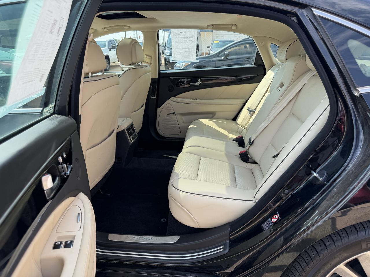 Hyundai Equus 4dr Sdn Signature 2016