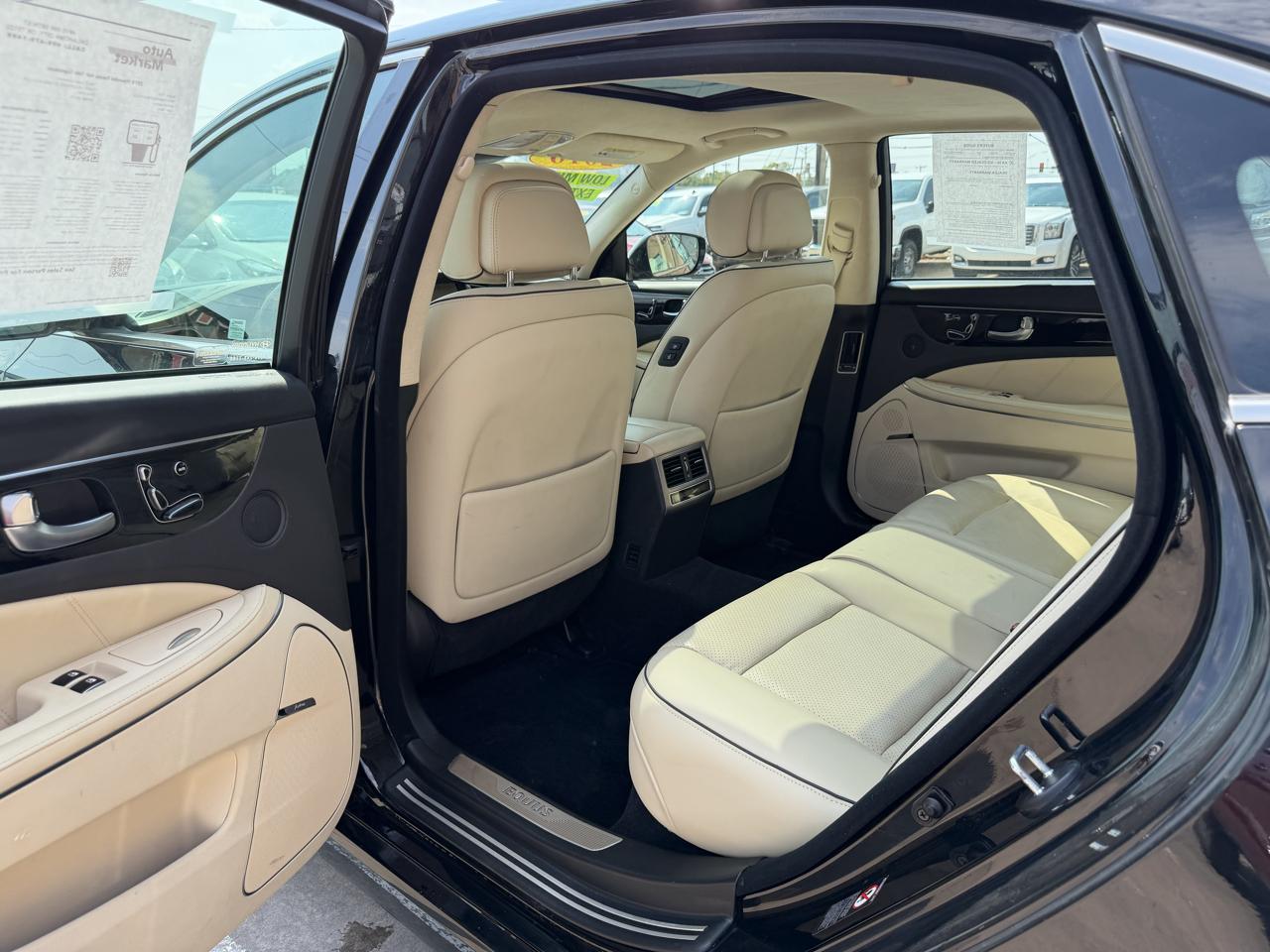 Hyundai Equus 4dr Sdn Signature 2016