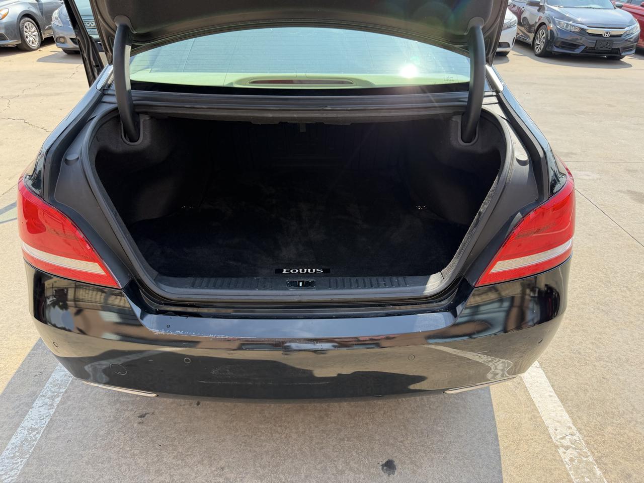 Hyundai Equus 4dr Sdn Signature 2016
