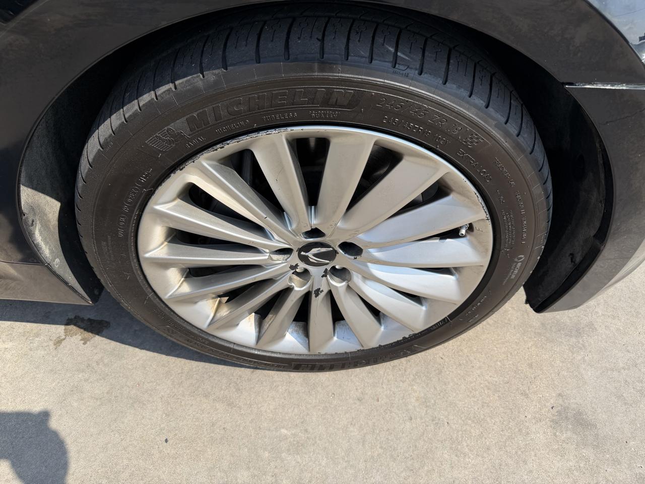 Hyundai Equus 4dr Sdn Signature 2016