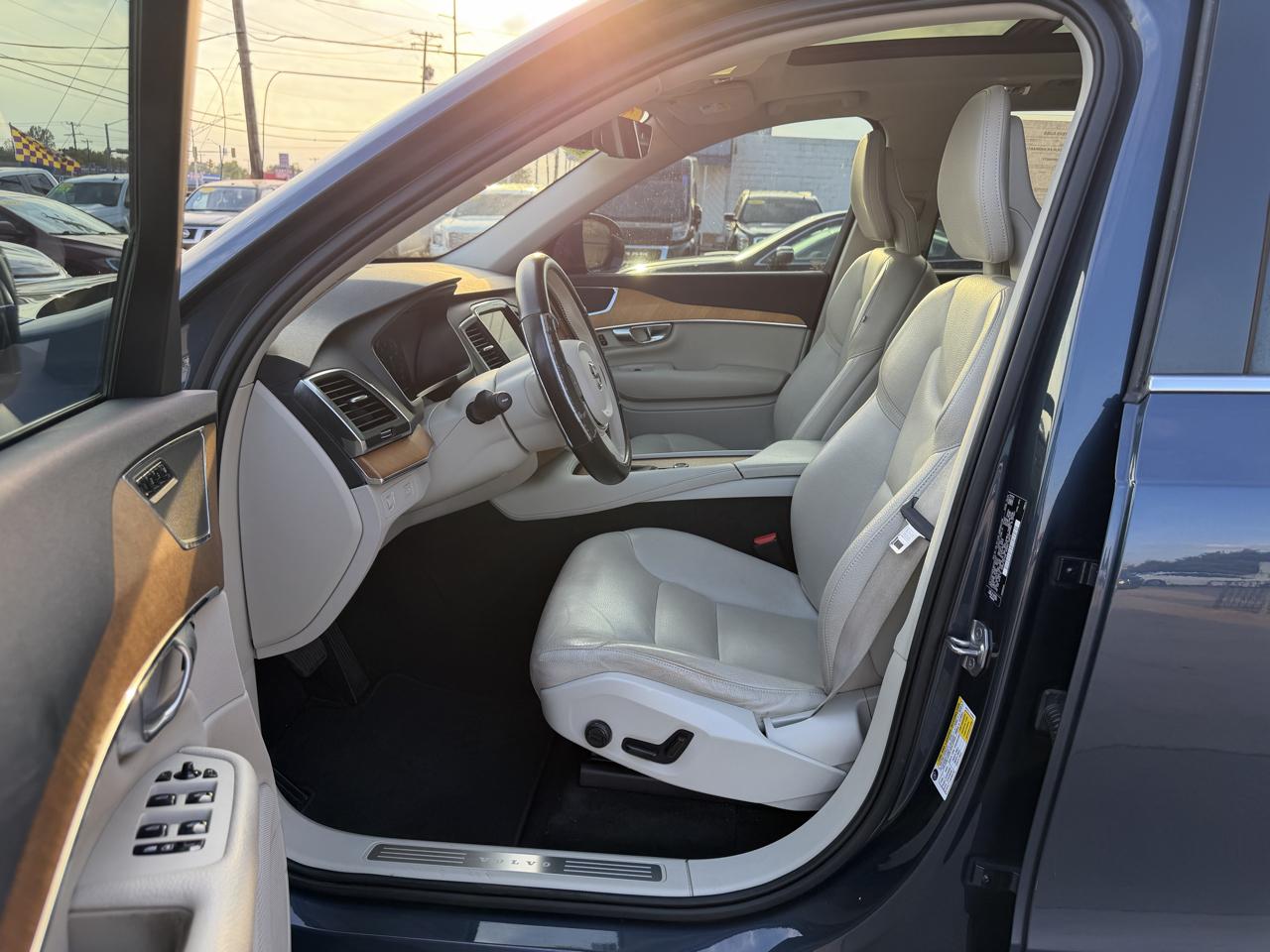 Volvo XC90 T6 AWD Momentum 7P 2021
