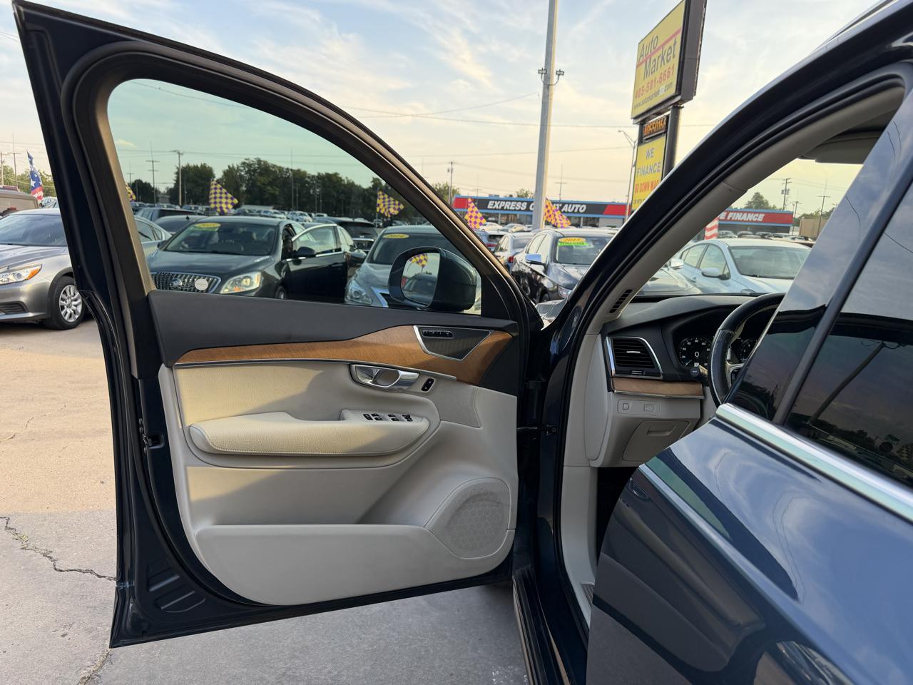 Volvo XC90 T6 AWD Momentum 7P 2021