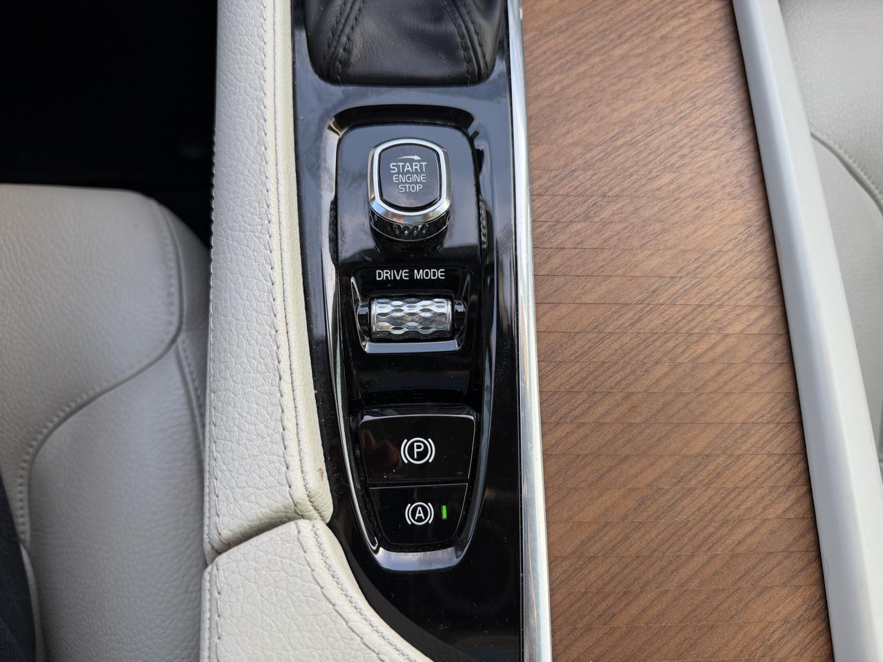Volvo XC90 T6 AWD Momentum 7P 2021