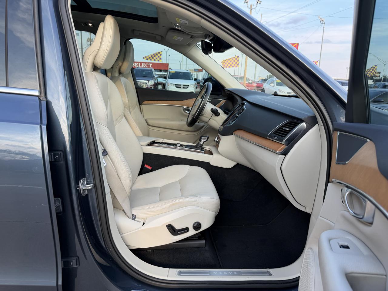 Volvo XC90 T6 AWD Momentum 7P 2021