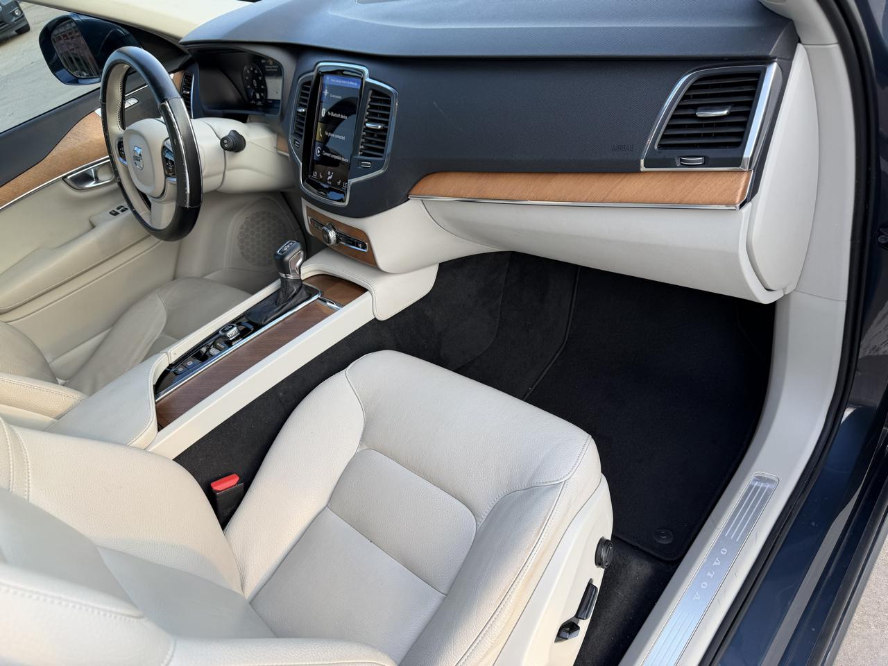 Volvo XC90 T6 AWD Momentum 7P 2021