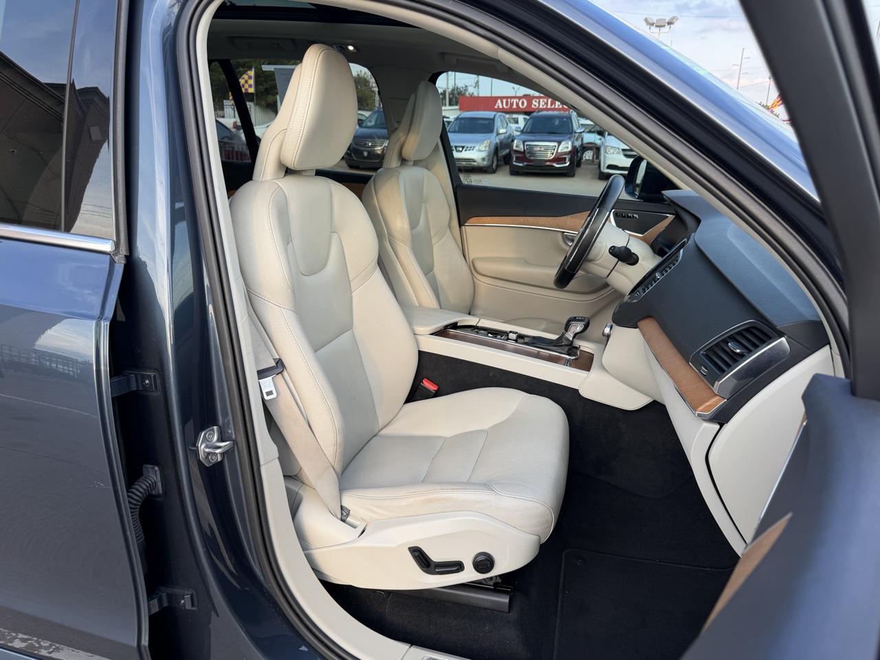 Volvo XC90 T6 AWD Momentum 7P 2021
