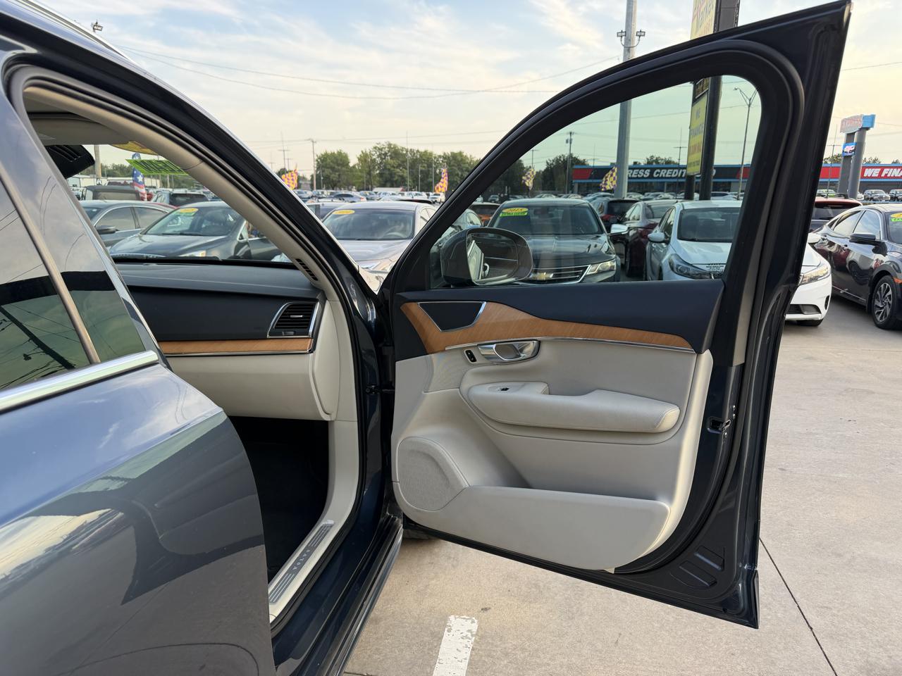 Volvo XC90 T6 AWD Momentum 7P 2021