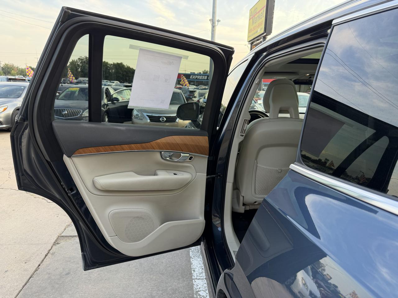 Volvo XC90 T6 AWD Momentum 7P 2021