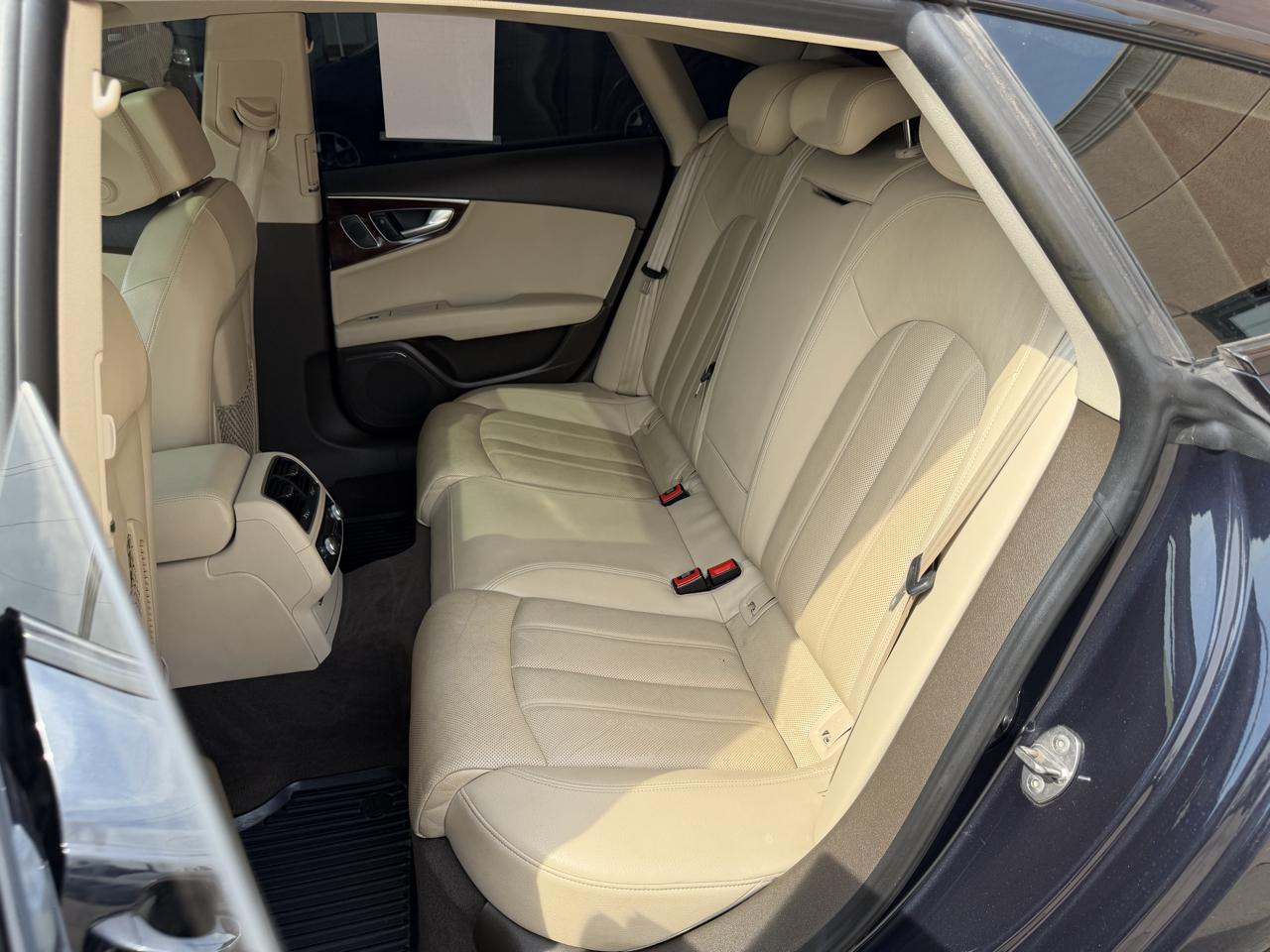 Audi A7 4dr HB quattro 3.0 Prestige 2016