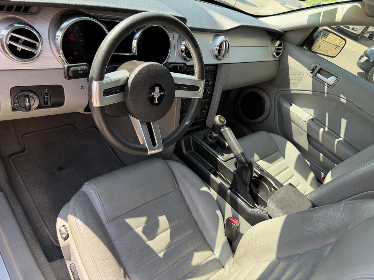 Ford Mustang 2dr Cpe GT 2009