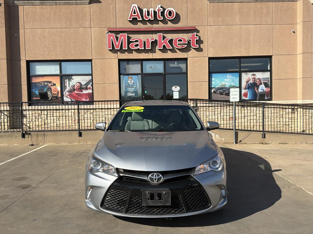 Toyota Camry XLE Auto (Natl) 2017