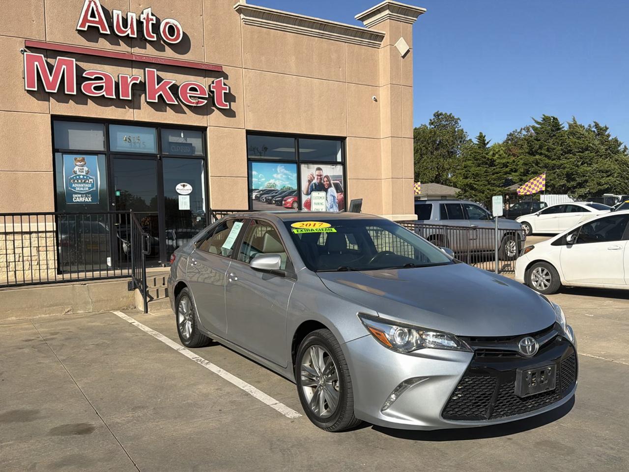 Toyota Camry XLE Auto (Natl) 2017