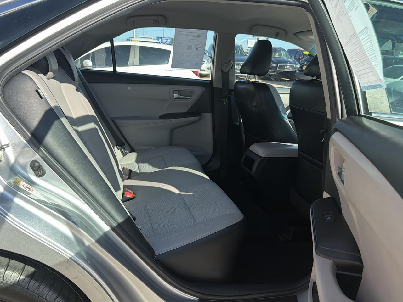 Toyota Camry XLE Auto (Natl) 2017