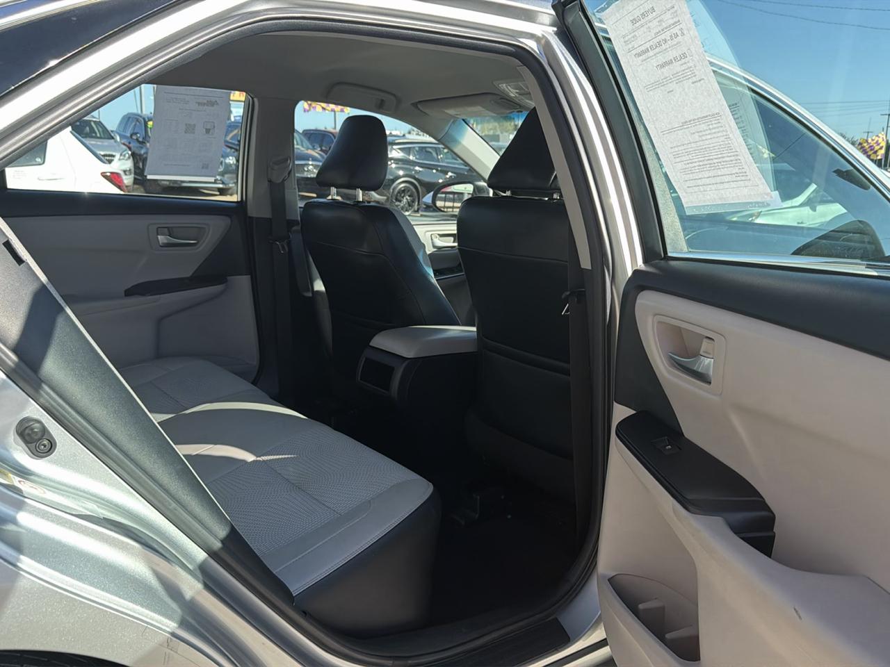 Toyota Camry XLE Auto (Natl) 2017