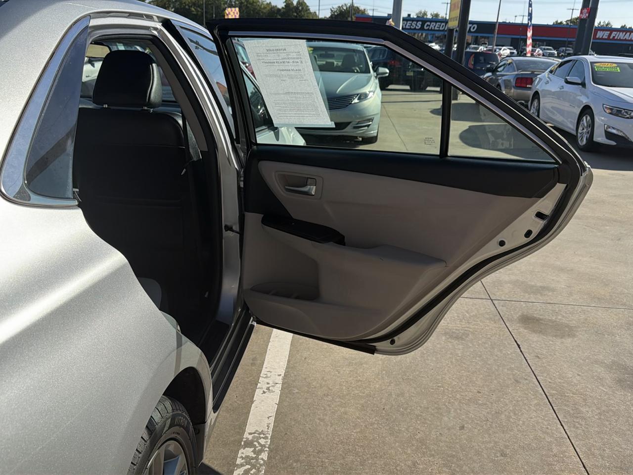 Toyota Camry XLE Auto (Natl) 2017