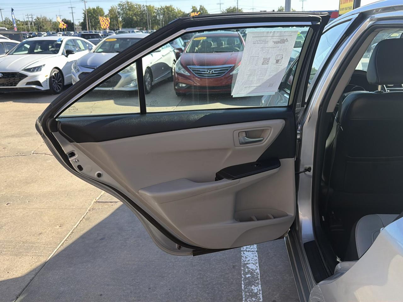 Toyota Camry XLE Auto (Natl) 2017