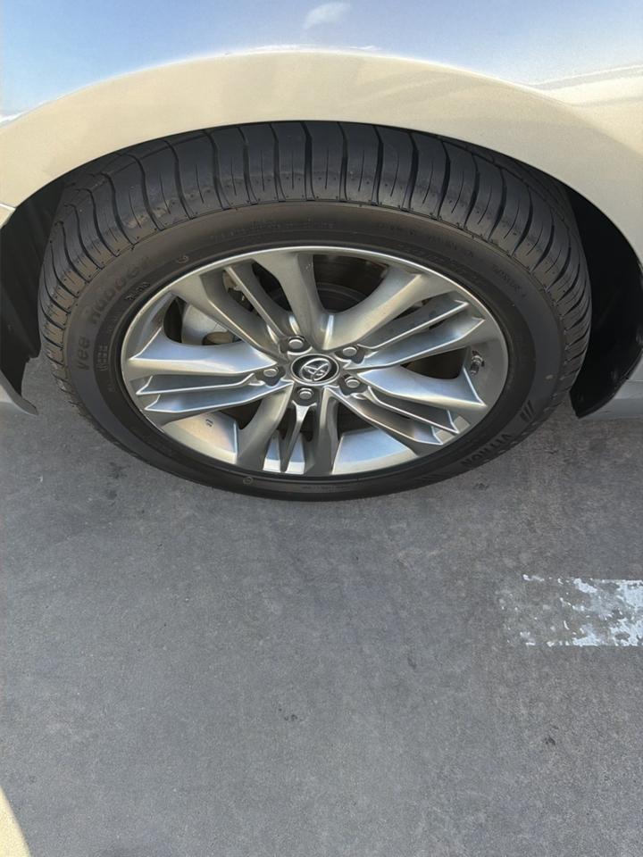 Toyota Camry XLE Auto (Natl) 2017