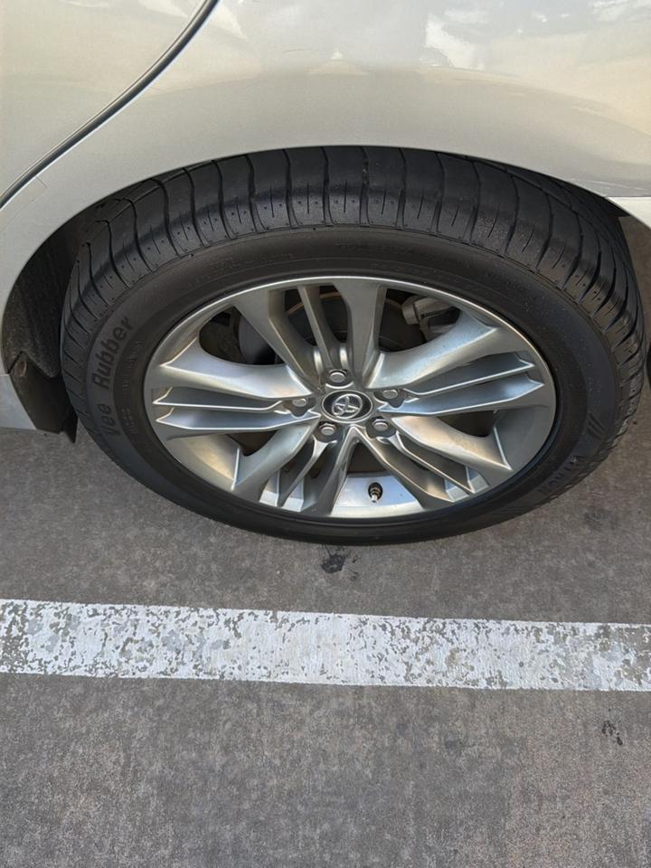 Toyota Camry XLE Auto (Natl) 2017