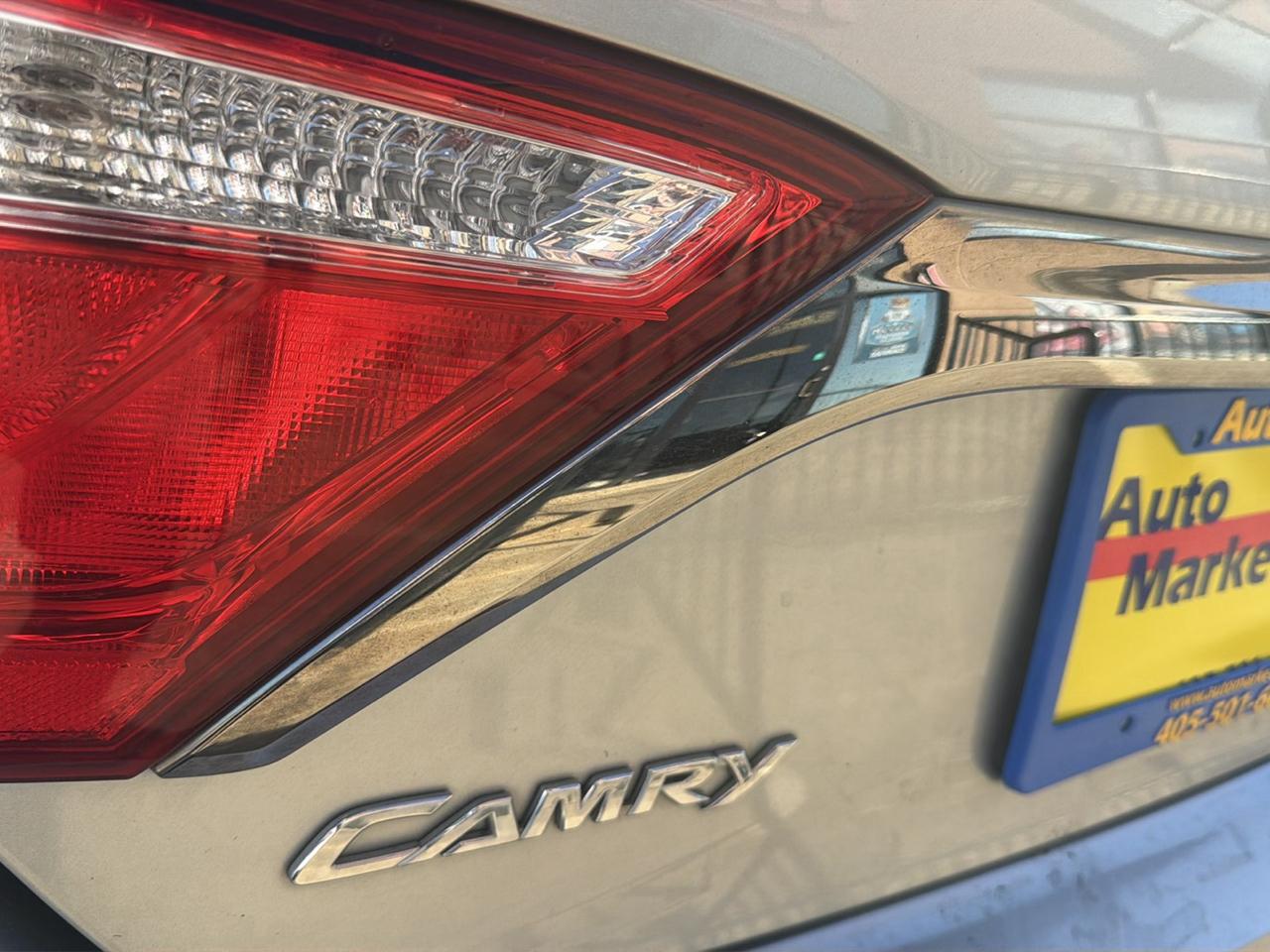 Toyota Camry XLE Auto (Natl) 2017